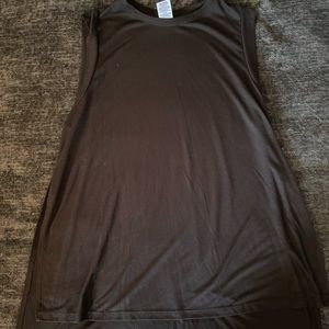 Black XL tank
